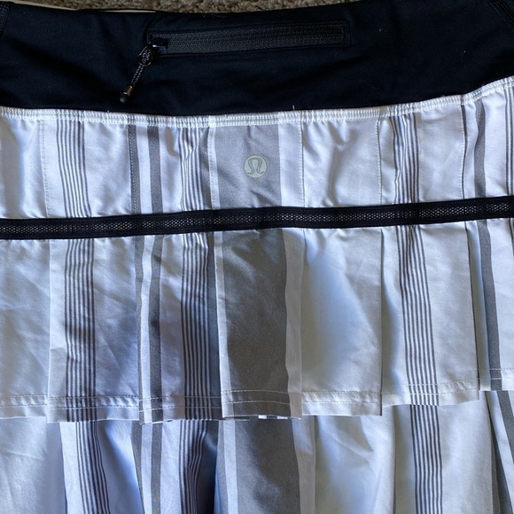 Lululemon Run: Pace Setter Skirt 8 Tall Groovy Stripe Nimbus / Black - Picture 9 of 10